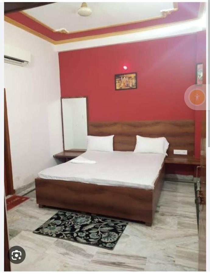 Hotel Rudra Stays 2*